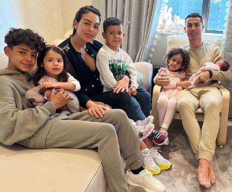 Alana Martina dos Santos Aveiro with her parents Cristiano Ronaldo and Georgina Rodriguez and siblings.